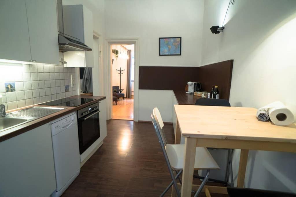 Cosy And Spacious Apartment In The Heart Of Innsbruck Bagian luar foto