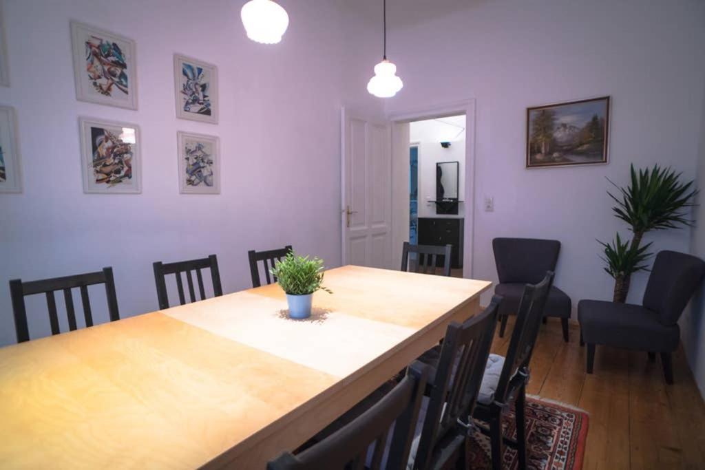 Cosy And Spacious Apartment In The Heart Of Innsbruck Bagian luar foto